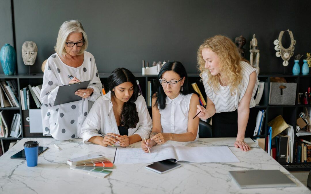 Mujer y niña en la ciencia: aprender, crear y disfrutar